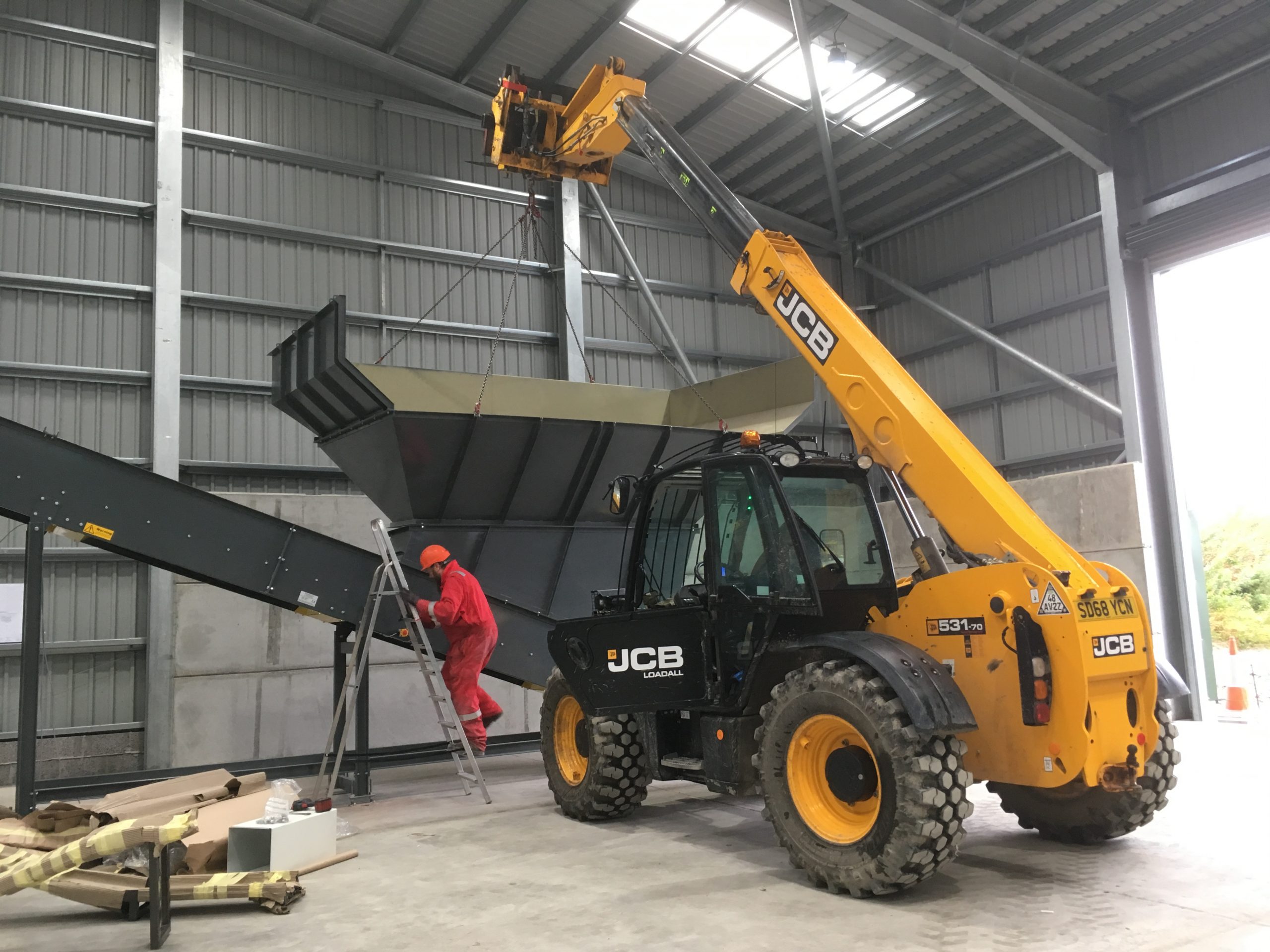 Installation of hopper in Magnapower dry recyclables sorting plant